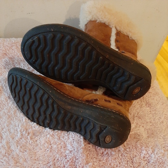 Ugg boots - Picture 6 of 6